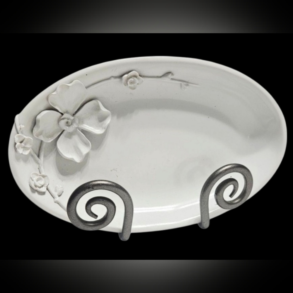 RAYMOND WAITES 10" RESIN WHITE FLORAL SOAP DISH.